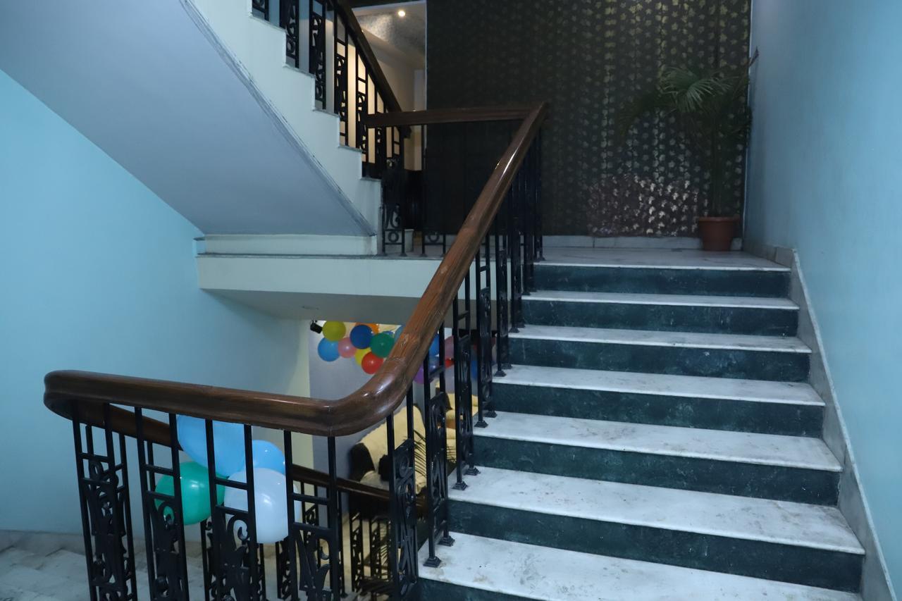 Airport Hotel Aerocity Inn Нью-Дели Экстерьер фото