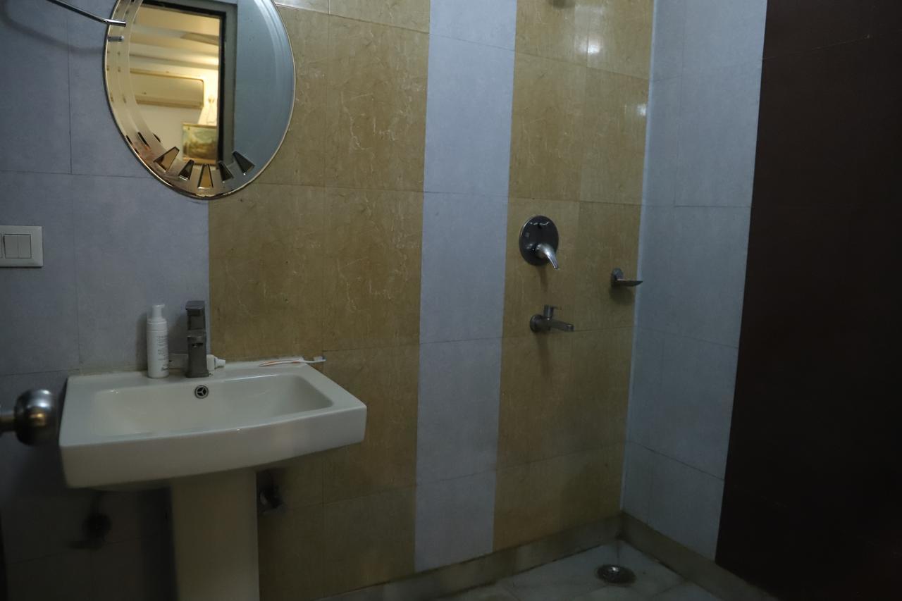 Airport Hotel Aerocity Inn Нью-Дели Экстерьер фото