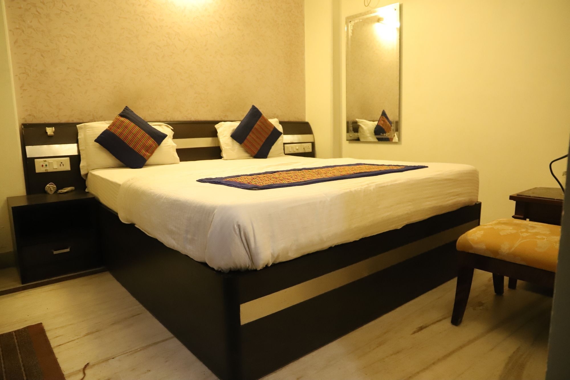 Airport Hotel Aerocity Inn Нью-Дели Экстерьер фото